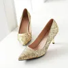 Spring Pointed Women Women Shoes Confortável Salto médio Glitter Glitter Lantejoulas de Pano de Casamento Sapatos de festa de casamento Bombas de nupcial Plus Size