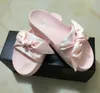 Mode kvinnliga tofflor Stylish Design Slide Bow Knot Glides For Ladies White Pink Red Gold Högkvalitativ toffel med låda