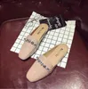 Våren nya kvinnor tofflor Fashion Square Toe Flat Patent Leather Slides Shoes Woman Woment Flats