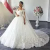 Günstige Modest Arabia Ballkleid-Brautkleider mit Flügelärmeln, schulterfrei, Dubai, Spitzenapplikationen, Übergröße, Hofzug, formelle Brautkleider