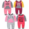 Baby Ins Onesies Stripe Pagliaccetto Infant Stampa Lettera Tute Cotone Manica lunga Tuta Moda INS Pagliaccetto Attumn Baby Abbigliamento per bambini D436