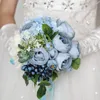 Elegante Brautsträuße, filigrane Blumen mit Spitze, Hochzeitsaccessoires, hochwertige Hochzeitssträuße aus dem Jahr 2017, Hellblau