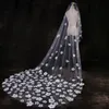 2019 mode brudslöjor 3d blommiga applikationer katedralen längd bröllop slöja pärla ett lager tulle brud tillbehör 3m lång sikt