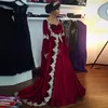 Neue 2-teilige Burgunderrote schlichte muslimische Brautkleider mit langen Ärmeln, Kaftan, Abaya, arabischer Velours, formelle Dubai-Brautkleider nach Maß