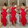 Gruba Arabska Lady Red Druhna Suknie Mermaid Off The Ramię 2017 Wysoka Low Maid of Honor Suknie Plus Size Wedding Guest Dresses