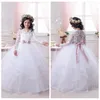 Günstige weiße Blumenmädchenkleider für Hochzeiten, Spitze, lange Ärmel, Mädchen-Festzug-Kleider, Erstkommunion-Kleid, 2018, Ballkleid für kleine Mädchen