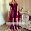 2019 Abiti da ballo moderni in pizzo Hi-Low con spalle scoperte Una linea Abiti da sera bordeaux Gonna in organza Gonna Abiti da cocktail party