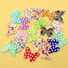 Drewniane przyciski 28mm Dot Butterfly 2 Otwory do ręcznie robione pudełko Scrapbook Craft Party Dekoracji DIY Favor Cying Akcesoria