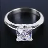 간단하게 스타일 2CT 공주는 합성 다이아몬드 결혼 반지를 잘라 단단한 스털링 실버 반지 화이트 골드 커버 훌륭한 웨딩 보석 선물 그녀를 위해