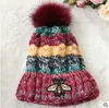 2017 nouveau produit chapeaux dames039 automne hiver chapeau petite abeille mode tricots chapeau avec peluche hat6770903