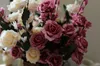 Wholesale 50pcslot熱い販売のPEの結婚式の恋人のための結婚式の装飾の装飾的な花輪のための人工的なバラの花の花束
