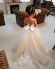 Długie rękawy Kwiat Dziewczyny Sukienki Do Wesela Koronkowe Aplikacje Koraliki Zwykły Dekolt Girl Suknia Ślubna Sashes Birthday Baby Pageant Dress