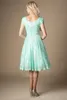 New Short Modest Bridesmaid Dresses Lace Knä Längd Mint Sleeves V Neck Maid of Honor Dresses Vestidos de Damas de Honor