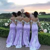 Elegant lavendel sjöjungfru brudtärna klänningar vit spets av axel baklöst piga av ära klänningar bröllop formell fest klänning skräddarsydda