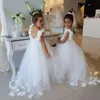 Wihte tulle blomma flicka klänningar för bröllop 3d blommig applique pageant flicka klänning första gemenskapsklänning vit puffy tutu flicka födelsedag klänning