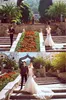 Décors de mariage de jardin romantique en plein air bâtiments blancs escaliers en pierre fleurs arrière-plans de cabine photo scénique pour la prise de vue en studio