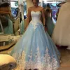Blue Quinceanera Sukienki 2019 Suknia balowa Długość podłogi Vestidos DE 15 ANOS 16 Sukienki Bez Ramiączek Białe Aplikacje Quinceanera Suknie