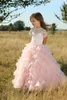 赤面ピンクのレースチュールボールガウンフラワーガールドレスのための結婚式の半袖ラッフルドリームページェントドレス子供のためのドレス