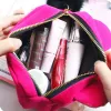 Il sacchetto cosmetico del sacchetto della flanella di trucco di viaggio di caso di immagazzinaggio della moneta del gatto del fumetto portatile sveglio stile coreano e del Giappone libera il trasporto
