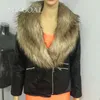 Vente en gros- hiver chaud femmes basiques vestes manteaux mode faux cuir PU mince survêtement femme à manches longues col en fourrure artificielle veste manteau