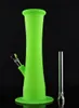 Coloré 9 pouces Silicone Narguilé Bongs avec Métal Downstem Silicone Dab Rig Tuyau D'eau Fumer Accessoires Couleur Aléatoire