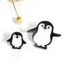 Vente en gros - 1pc Harajuku Alliage Émail Kawaii Blanc Noir Pingouin Broche Badges Épinglettes Safe Broches Écharpe Cool Boy Femmes Bijoux Cadeaux