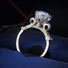 Corona di lusso intarsiata con diamante CZ in oro bianco 14KT Anello di fidanzamento con fede nuziale Anello di promessa per le donne2549