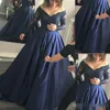 Mörk Navy Blue Plus Size Aftonklänningar Satin Appliqued Lace Off The Shoulder Long Sleeves A-Line Special Occasion Party Gowns