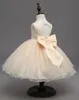 女の子のドレスベージュの赤ちゃんの女の子のウェディングドレス子供の背中のないパーティーのドレスのドレス子供Prespのプリーツのスカート子供たち