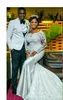 2017 nigerianische Brautkleider mit herzförmigem Ausschnitt und durchsichtiger Spitze mit Applikationen, langen Ärmeln, Kapellenschleppe, afrikanisches schwarzes Mädchen, Br244o