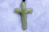 Seiko und Tizian sind das Kreuz Jesu Christi. Halskette mit Glücksanhänger