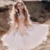 Luxuriöse Brautkleider mit Federkristall und goldenen Applikationen, durchsichtiger Ausschnitt, Flügelärmel, Schärpe, Brautkleider, wunderschöne knöchellange Brautkleider