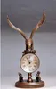Orologi da tavolo meccanici con orologio da tavolo meccanico con aquila intagliata in bronzo antico decorato da collezione