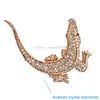 Glänsande Crystal Diamonds Crocodile Brosches Ladies Scarf Pins Brosch För Kvinnor Bouquet 18K Rose Gold Plated Alloy Smycken