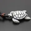 En gros 12 pièces Cool Imitation Yak os sculpture hawaïen surf tortues de mer pendentif bois perles cordon collier cadeau chanceux