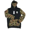 Großhandel-hoodies männer 2016 hip hop bedruckte herren doppeltaschen camouflage patchwork mit kapuze sweatshirts anzug dünne männer hoody camo kleidung