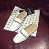 Våren nya kvinnor tofflor Fashion Square Toe Flat Patent Leather Slides Shoes Woman Woment Flats