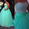 Bollkakor Bröllopsklänning Ljusgrön Billig Tulle Gown Sweetheart Neck Sequined Sweetheart Neck Ärmlös Sweep Train Fashion 2017