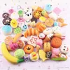 Hot10pcs/lot Squishies Spielzeug Langsam steigende Squishy Regenbogen Süßigkeiten Eis Kuchen Brot Erdbeerbrot Charm Phone Straps Soft Fruit Toys