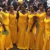 Vestidos de dama de honor de color amarillo brillante de talla grande 2018 Sirena de satén con cuello en v Vestidos largos de dama de honor para boda Vestidos de noche de mujeres africanas