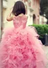 Niedliche Ballkleid-Tutu-Blumenmädchenkleider für Hochzeiten, gerüschter Tüllrock, bodenlange Spitze, rosa Mädchen-Festzug-Kleider, Kleinkind-Kleider