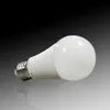 LED調光可能な電球高輝度900LM 9W 2835 LEDの電球白いプラスチックアルミニウムライト220アングルクールな白い暖かい白AC110-220V CRI 80RA