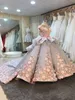Michael Cinco Superb Ball Gown Garden Wedding Gowns Handgjorda Blommor 3D Blommig Applique Puffy Princess Lace Bröllopsklänningar Tiered Kjolar