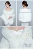 Witte elegante winter bruiloft bontjas Manteaux Mariage Blanc bruiloft jas formele schouderophalen voor dames jas winter 2017 op voorraad7540174