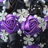 Bouquet da sposa viola e nero Forniture per matrimoni Fiore artificiale Perle Strass Dolce 15 Bouquet Quinceanera W2241653111