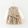 Nouveau design coréen bébé filles robe enfants automne printemps 3D fleur brodée à manches longues robe 2 pcs / set top qualité