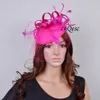 تصميم جديد لباس أسود ورأى قبعة fascinator لحفل زفاف الكنيسة سباق الحزب مع الريش والحجاب.