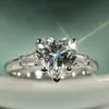 Victoria Weick Lyxsmycken 925 Sterling Silver CZ Diamant Vit Topaz Bröllopsförlovningsband Hjärta Kvinnor Fingerring Presentstorlek5-11