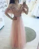 Shinning Zroszony V Neck Prom Dresses Pink Lace Off The Ramię Frezowanie Talii Linia Suknie Wieczorowe Tulle Długość Party Arabska Dress