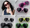 Lunettes de soleil Femmes Lunettes de soleil en forme de coeur Girls Fashion Retro Cadre Retro Party Eye Wear Lunes Unisexe Retro Sunglasses Femme Lady Sungass